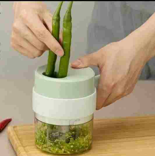 "🔨 Handy Electric Vegetable Cutter Set 🥒🍅 Multi-Function Food Chopper"